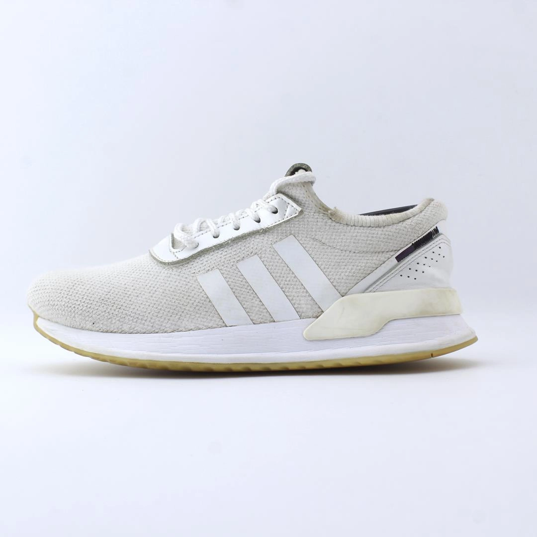 ADIDAS . Flat Foot Running Shoes