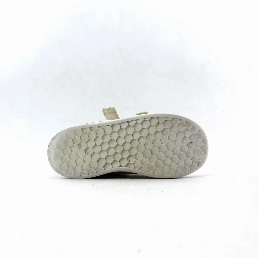 Old Lebron Sneakers ADIDAS .