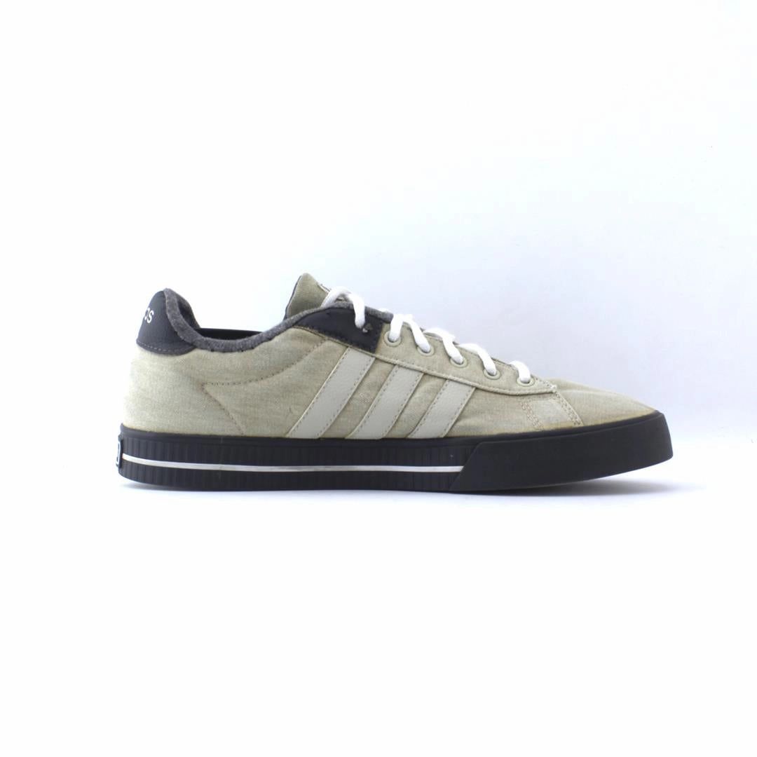 Fila Casual Shoes ADIDAS .