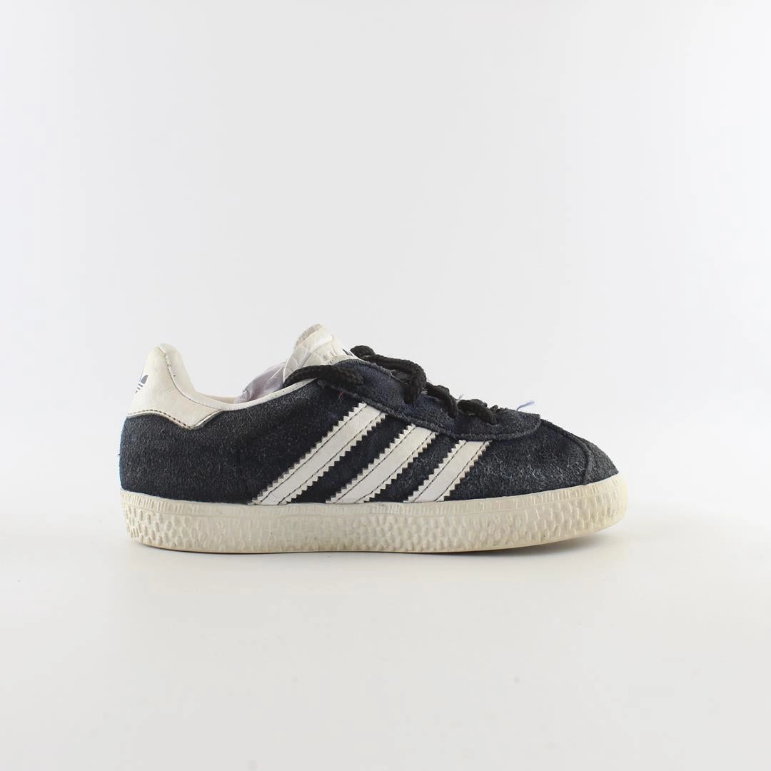 ADIDAS GAZELLE Business Casual Sneakers