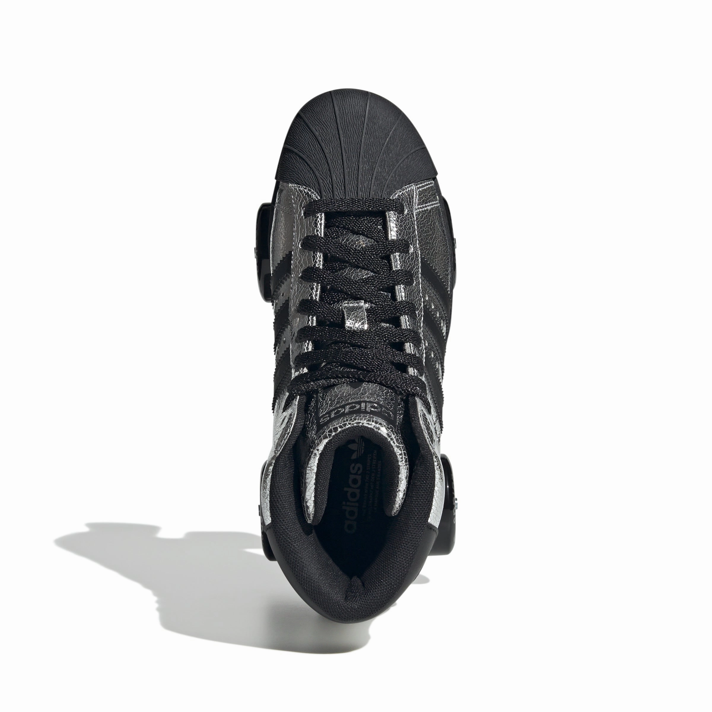 adidas Superstar 82 Rollerskate Grey/Silver Metallic/Core Black/Footwear White JH5522 Adidas Terrex Trailmaker 2 Hiking Shoes