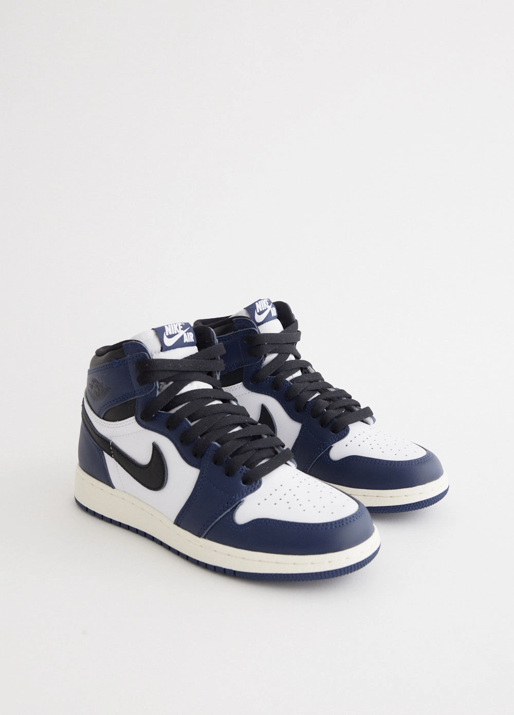 Air Jordan 1 Retro High OG 'Midnight Navy' Sneakers (GS) Converse Skate Sneakers