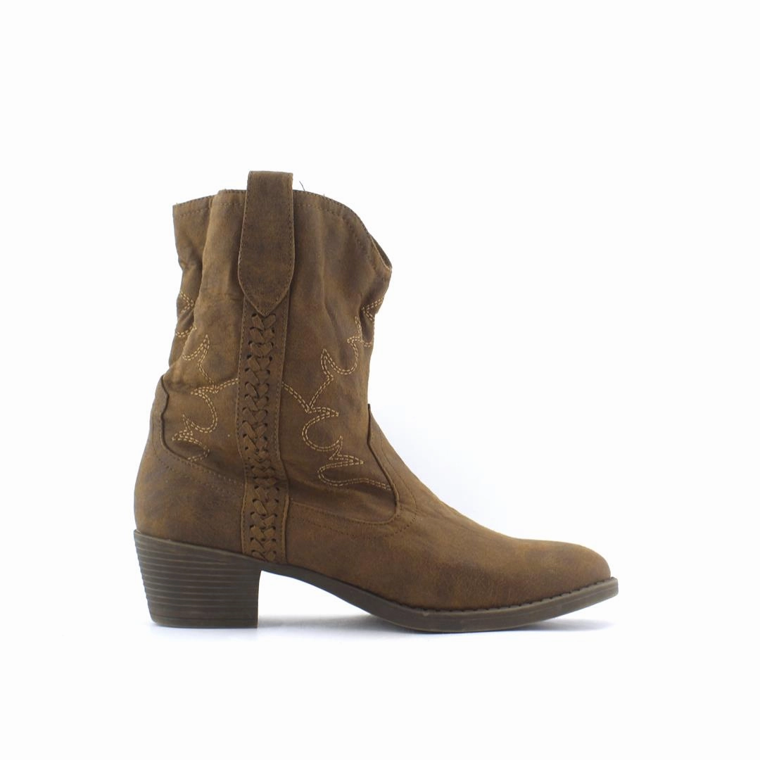 MAURICES . High Heel Chair For Sale