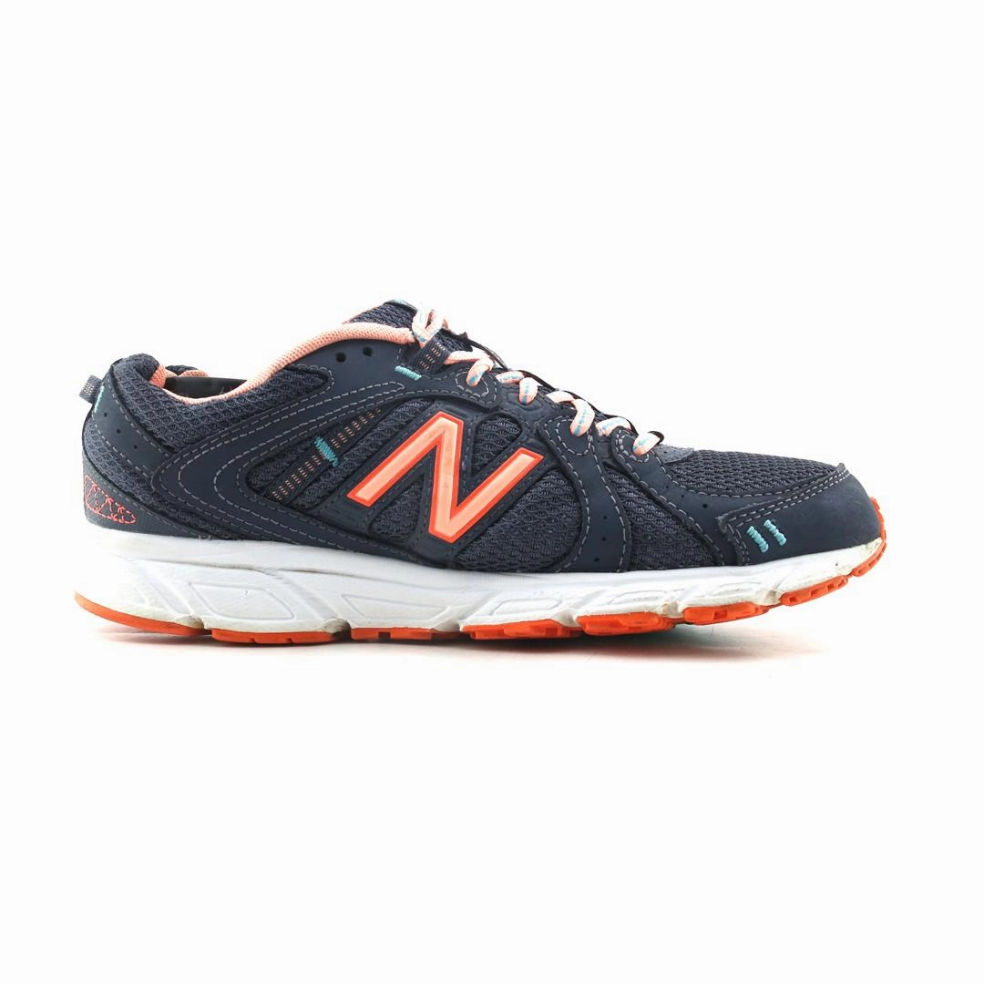 New Balance Women's Fresh Foam X More V4 NEW BALANCE 402V1