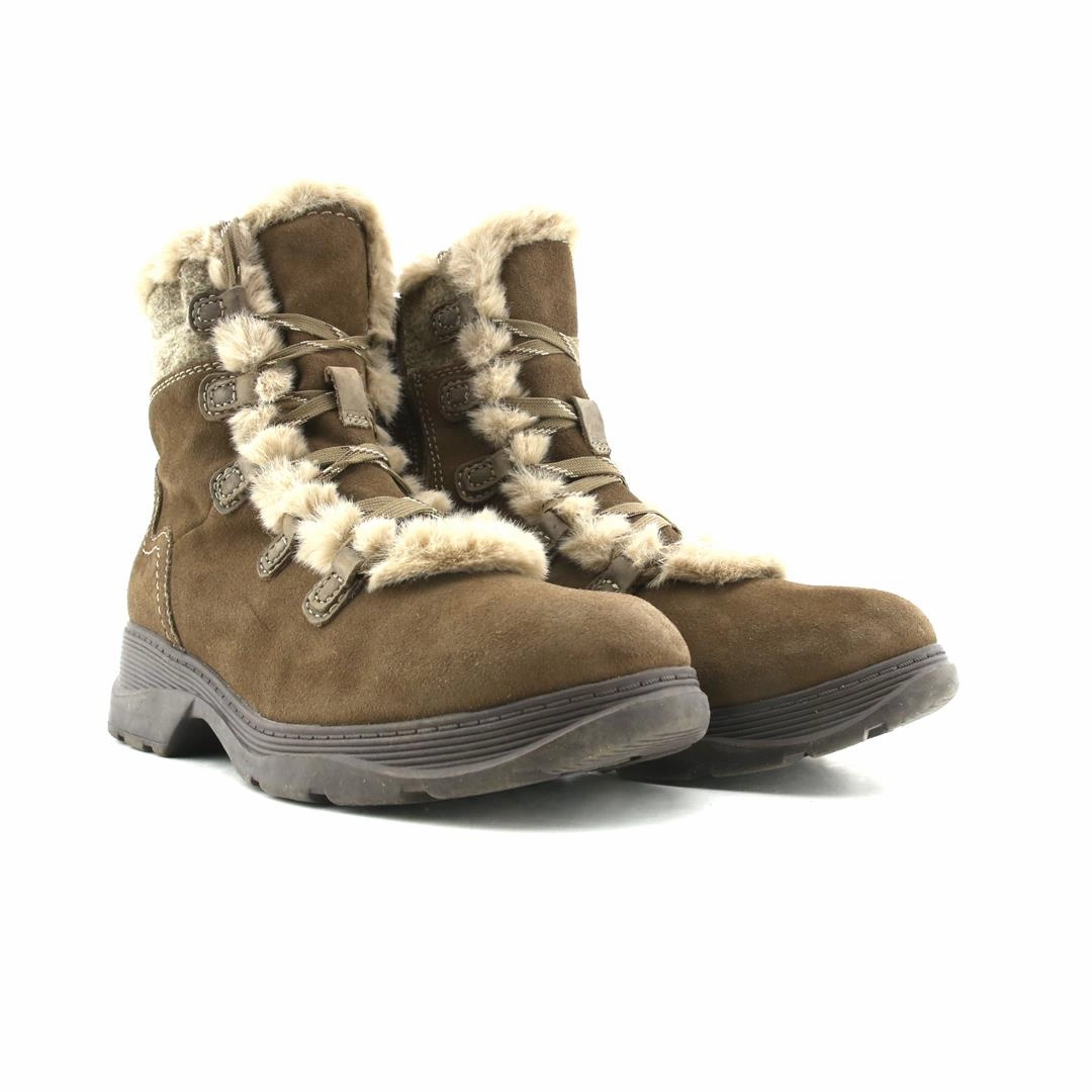 CLARKS  AVELEIGH EDGE Casual Shoes Deals