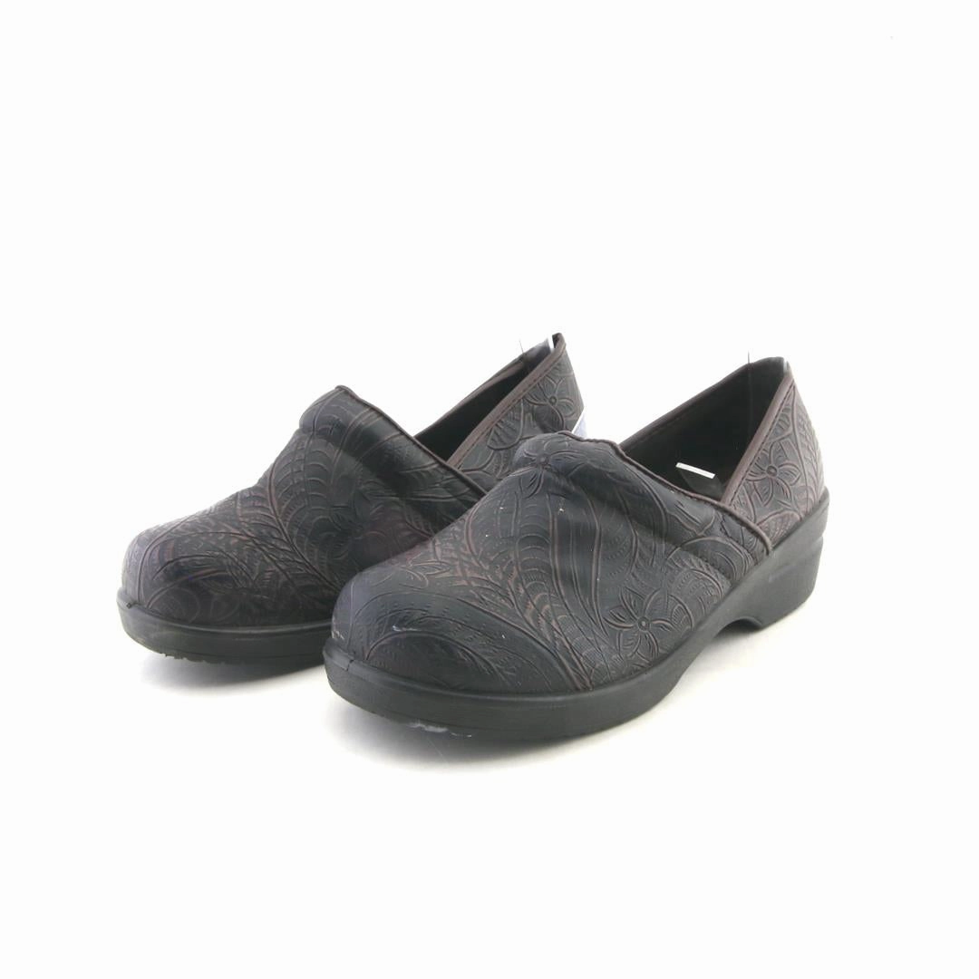 CUSHIONAIRE . High Heel Slingbacks