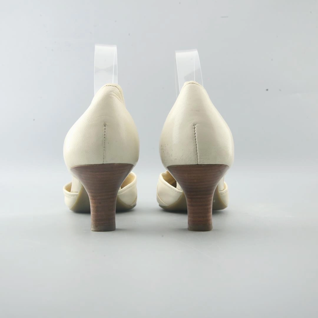 She Wears High Heels I Wear Sneakers Taylor Swift LIZ CLAIBORNE LUCIA