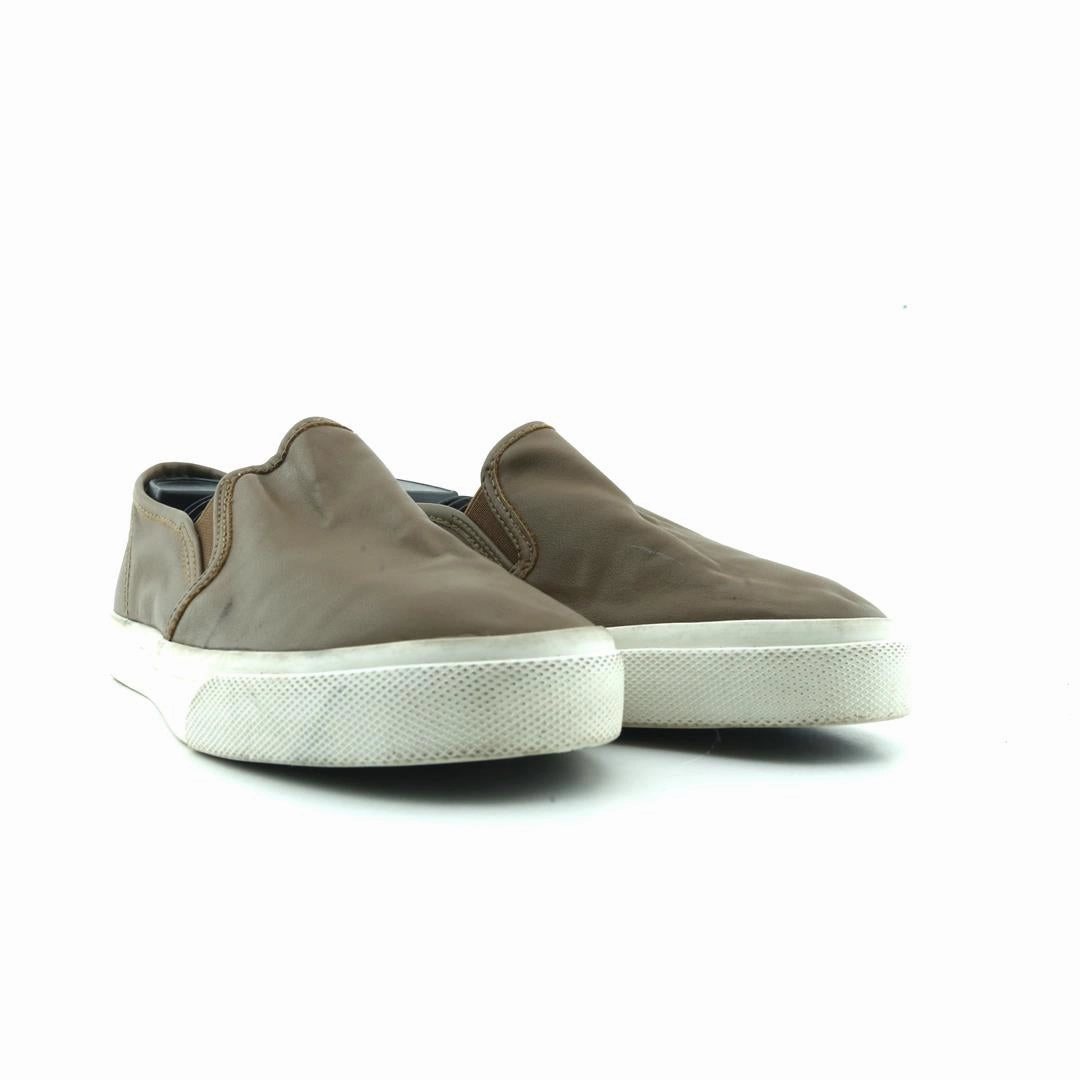 Casual Shoes Sale AMERICAN BRAND .