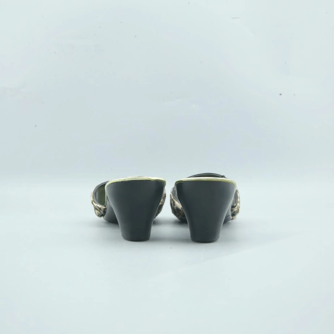 AMERICAN BRAND . Light Pink Slippers