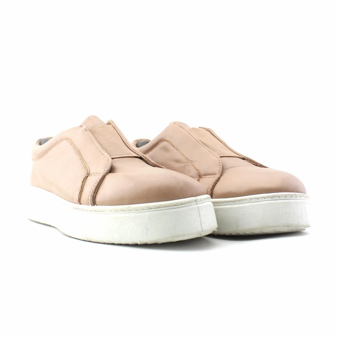 Casual Shoes  Fit AMERICAN BRAND .