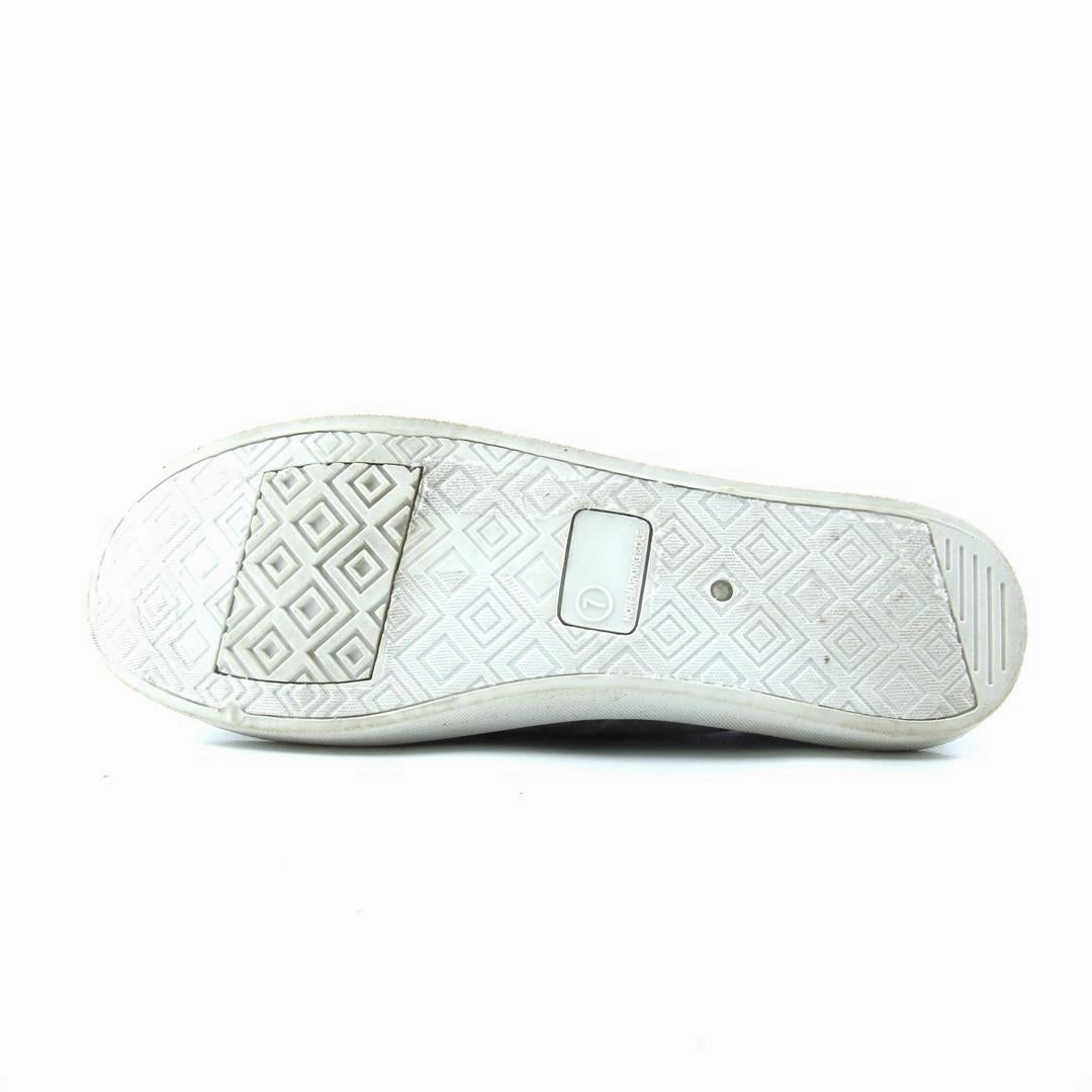 AMERICAN BRAND . Casual Shoes Offer