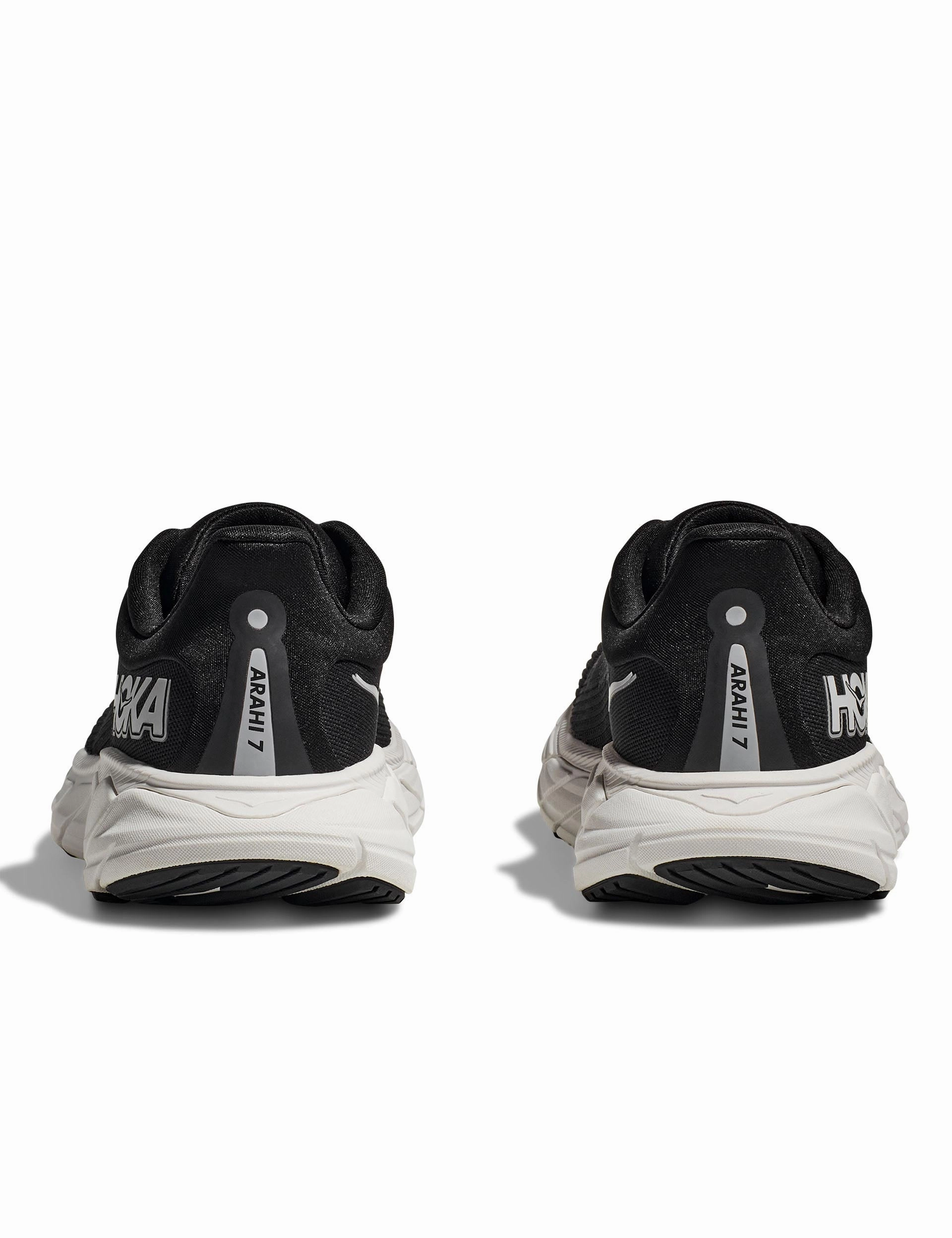 Arahi 7 - Black/White Brooks Shoes Vs Shoes