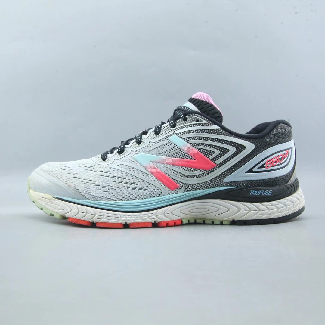 Tênis New Balance 725 NEW BALANCE 880V7