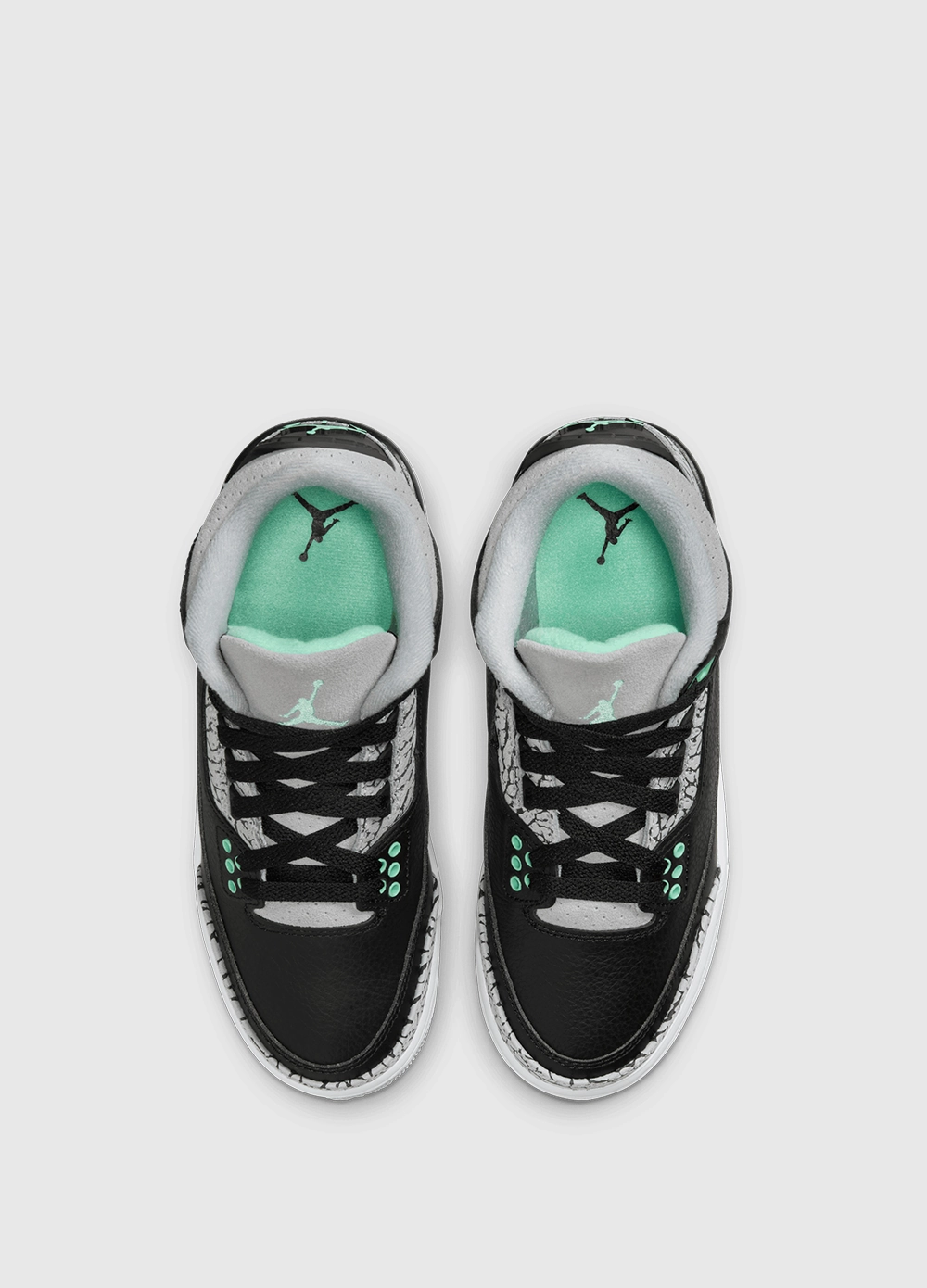 Air Jordan 3 Retro 'Green Glow' Sneakers (GS) Slim Sneakers