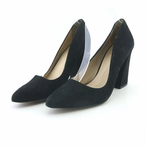 VINCE CAMUTO TALISE Olivia Munn In High Heels