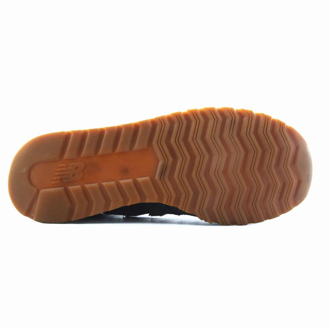 Black Pants Brown Shoes Casual NEW BALANCE 520 V2