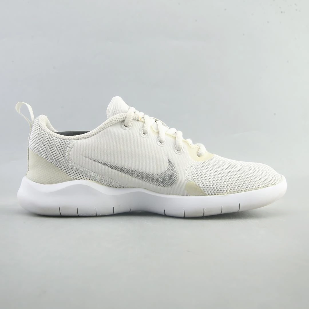 NIKE FLEX EXPERIENCE RUN 10 Basketball Vs Running Shoes