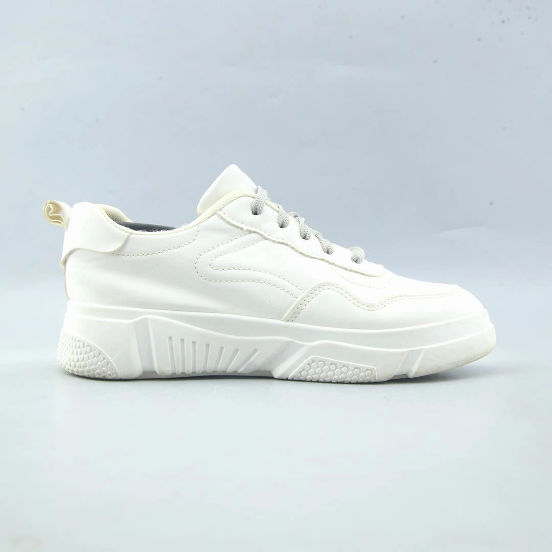 Casual Mountain Shoes AMERICAN BRAND .