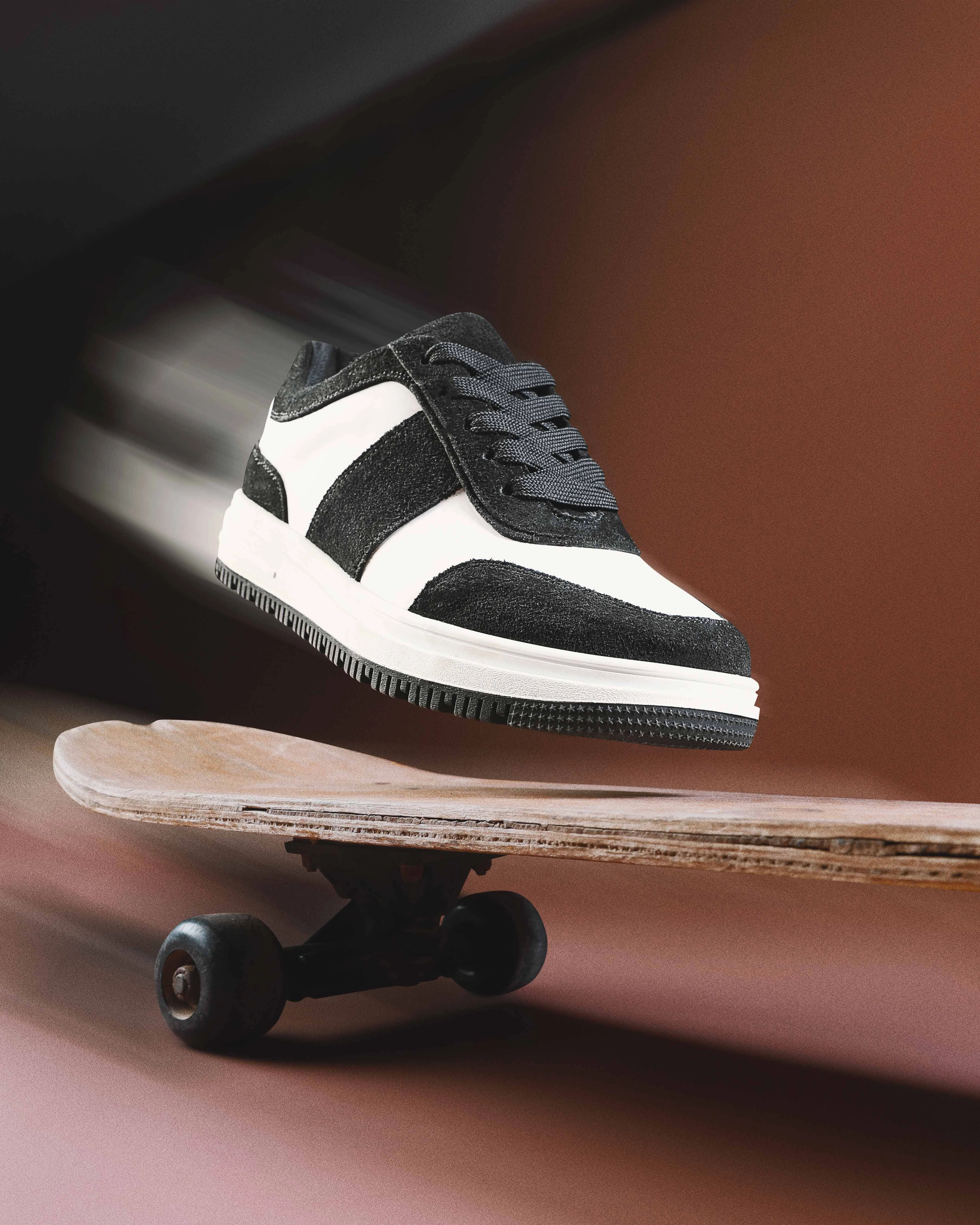 Contrast Walk Sneakers Mexico 66