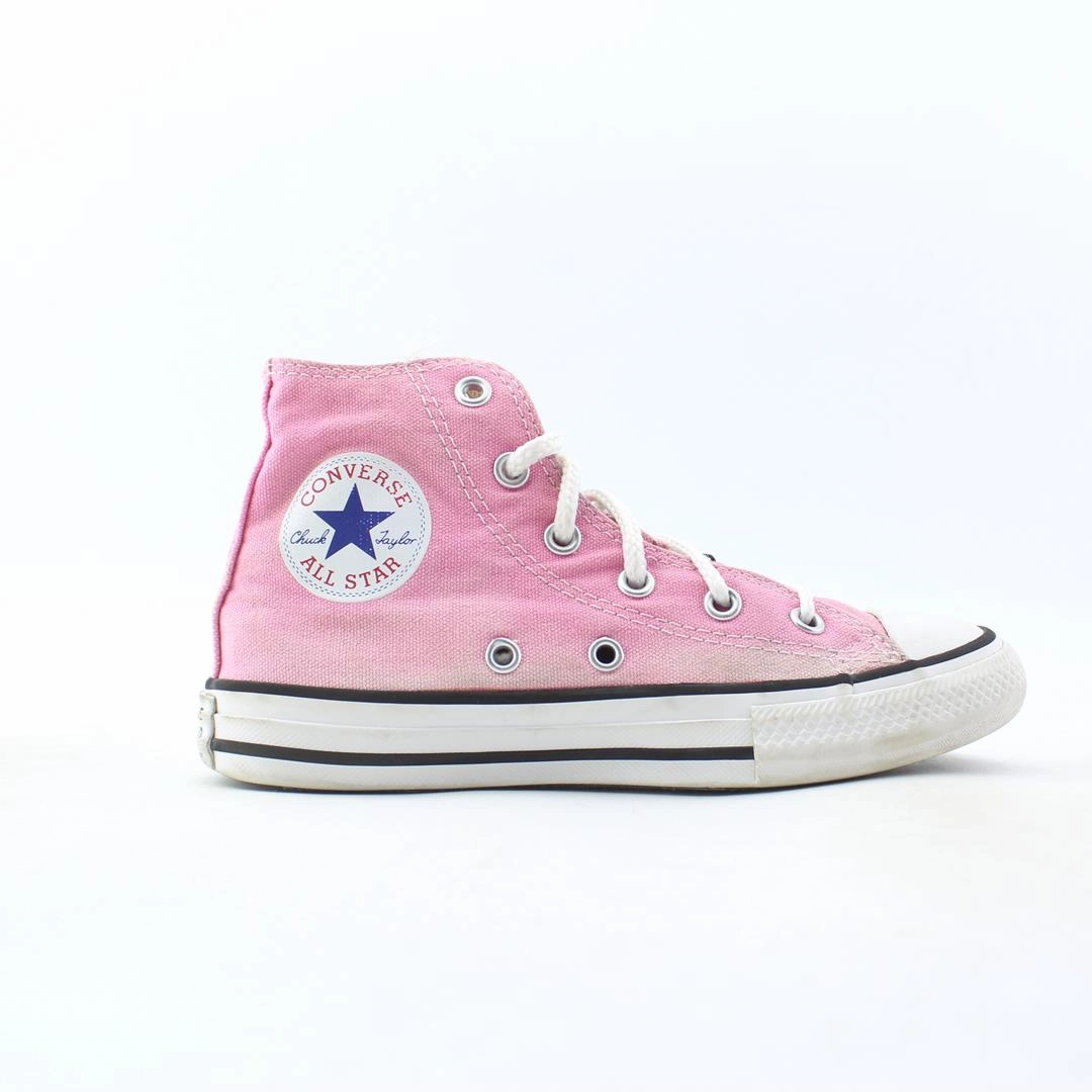 Sneakers In The 90s CONVERSE CHUCK TAYLOR ALL STAR