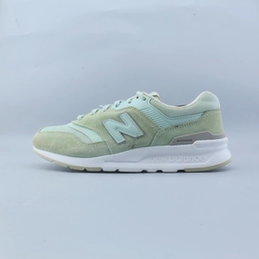 New Balance Pink Running Trainers NEW BALANCE 997H
