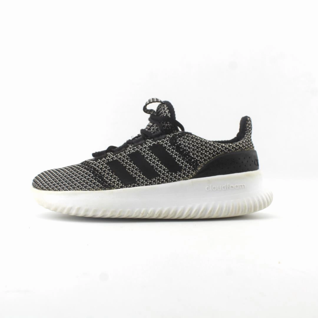 ADIDAS . Basic Running Shoes