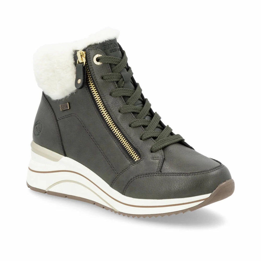 D0T77 Kamik Rubber Boots