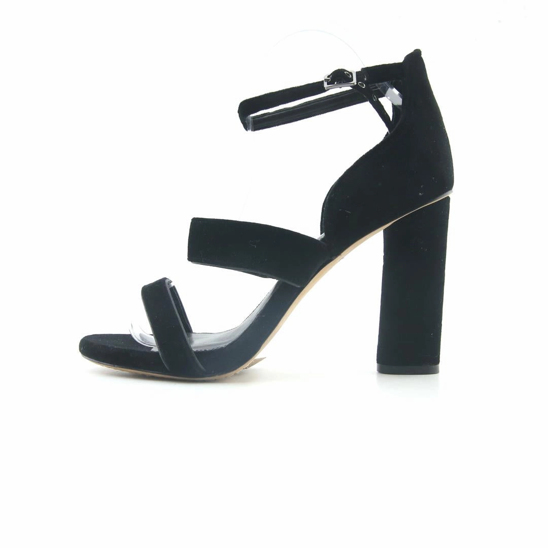 Feet In High Heels Photos VINCE CAMUTO ROBEKA