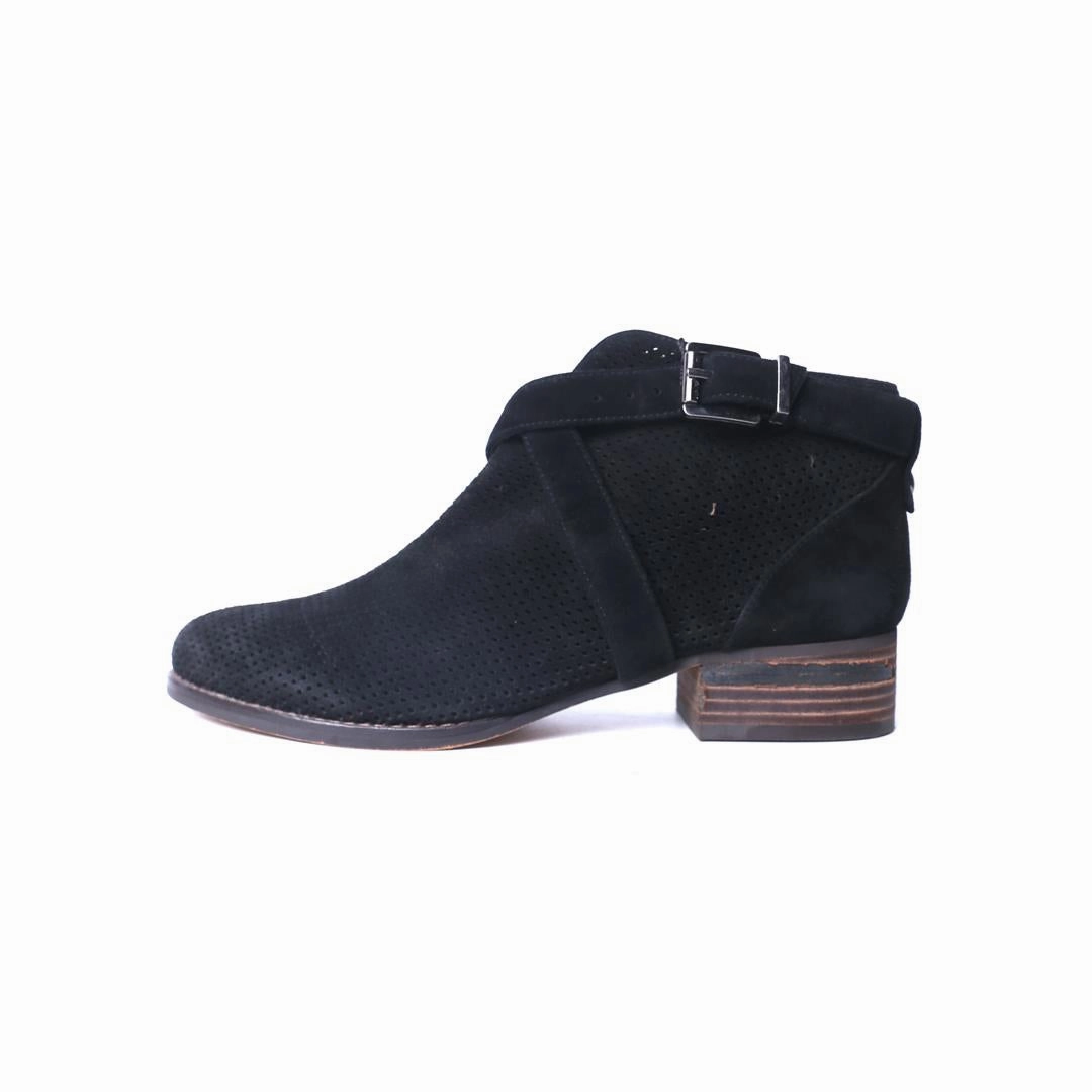 Sparkling High Heels VINCE CAMUTO .