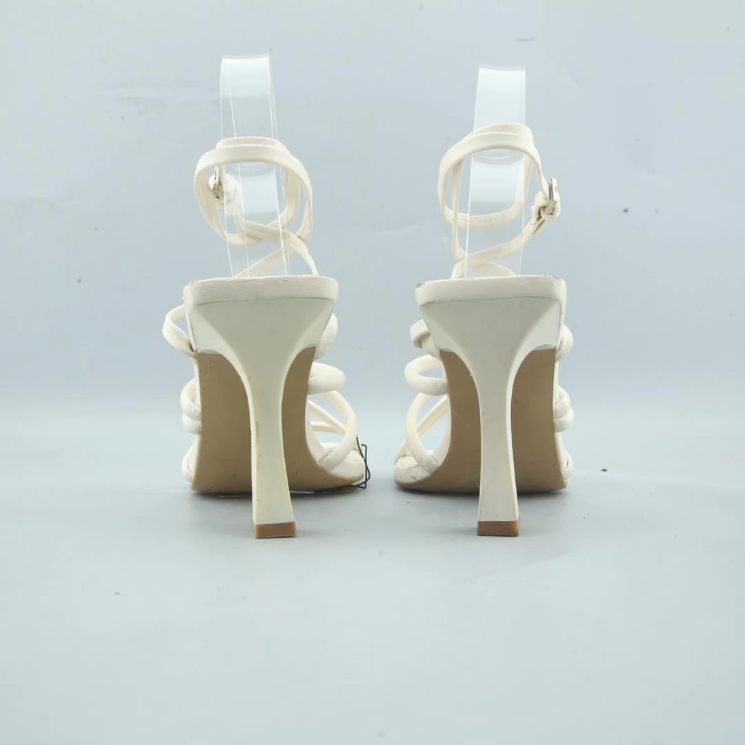 Cake With High Heel Shoe STRADIVARIUS .