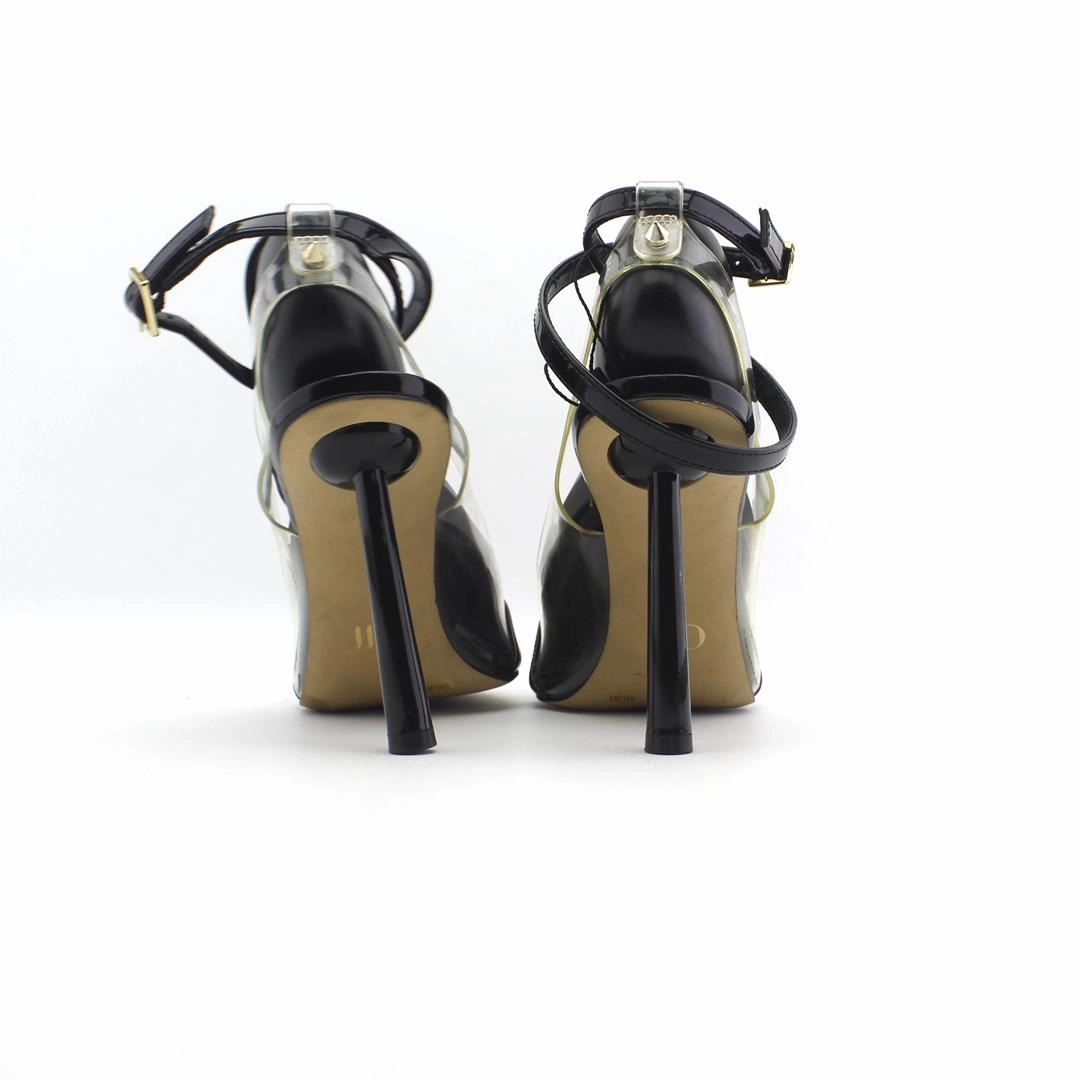 JENNIFER LOPEZ . Celebrities In High Heels