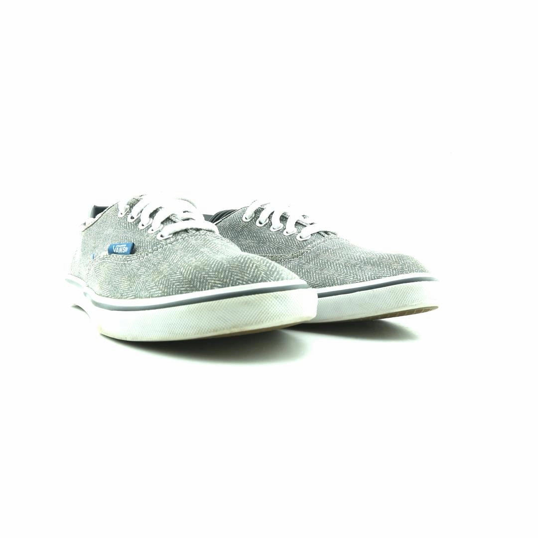 Casual Friday Shoes VANS AUTHENTIC