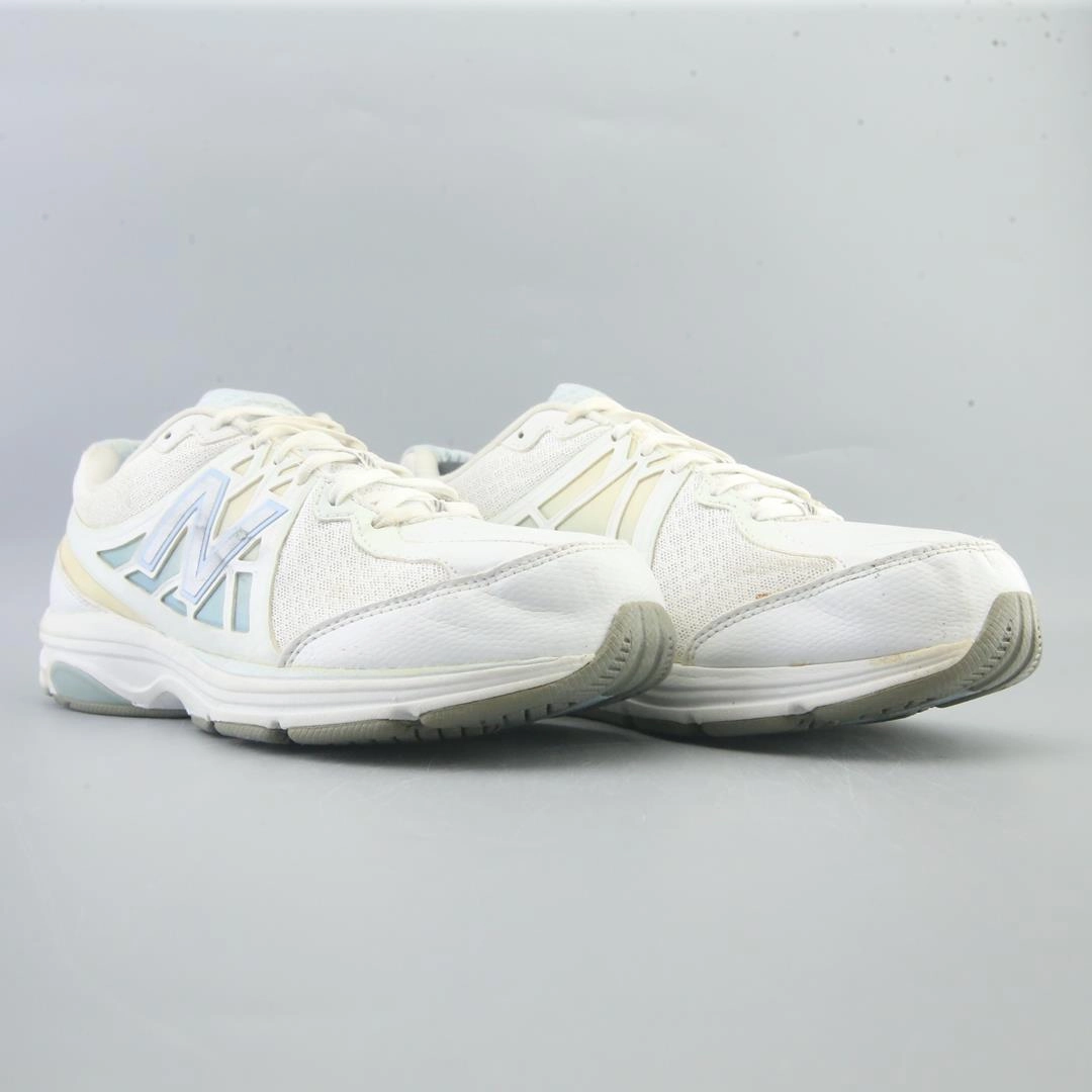Pink New Balances Womens NEW BALANCE 847V2