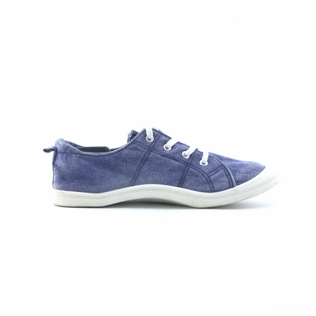 Casual Wear And Shoes Bellflower AMERICAN BRAND .