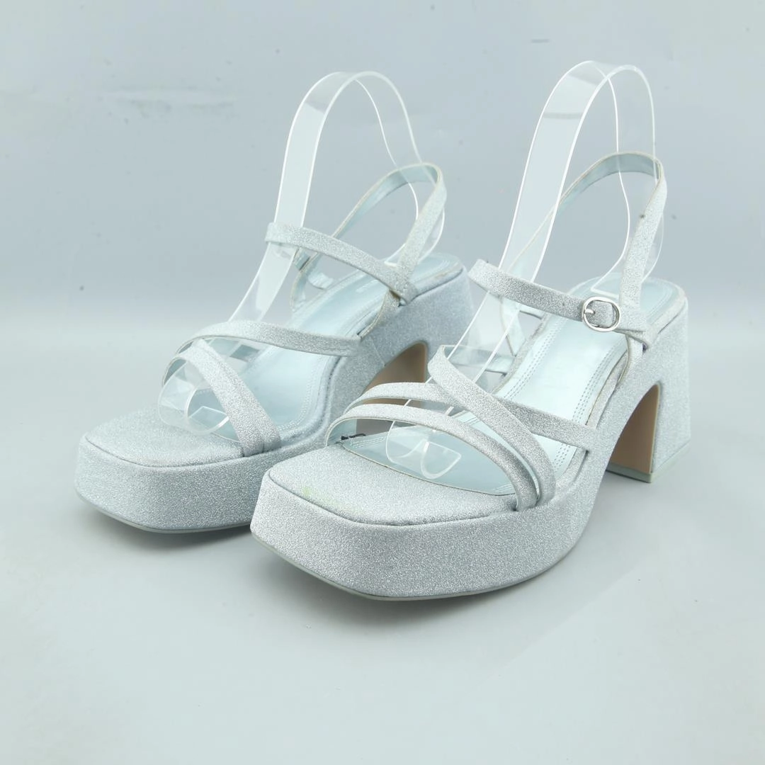 Boots No Heel Knee High STRADIVARIUS .