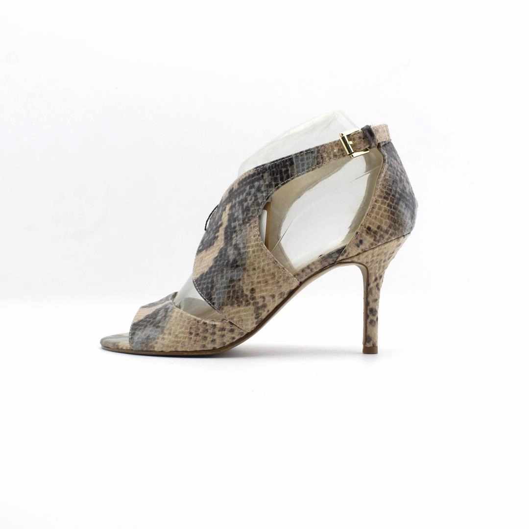 Winter White Heels NINE WEST .