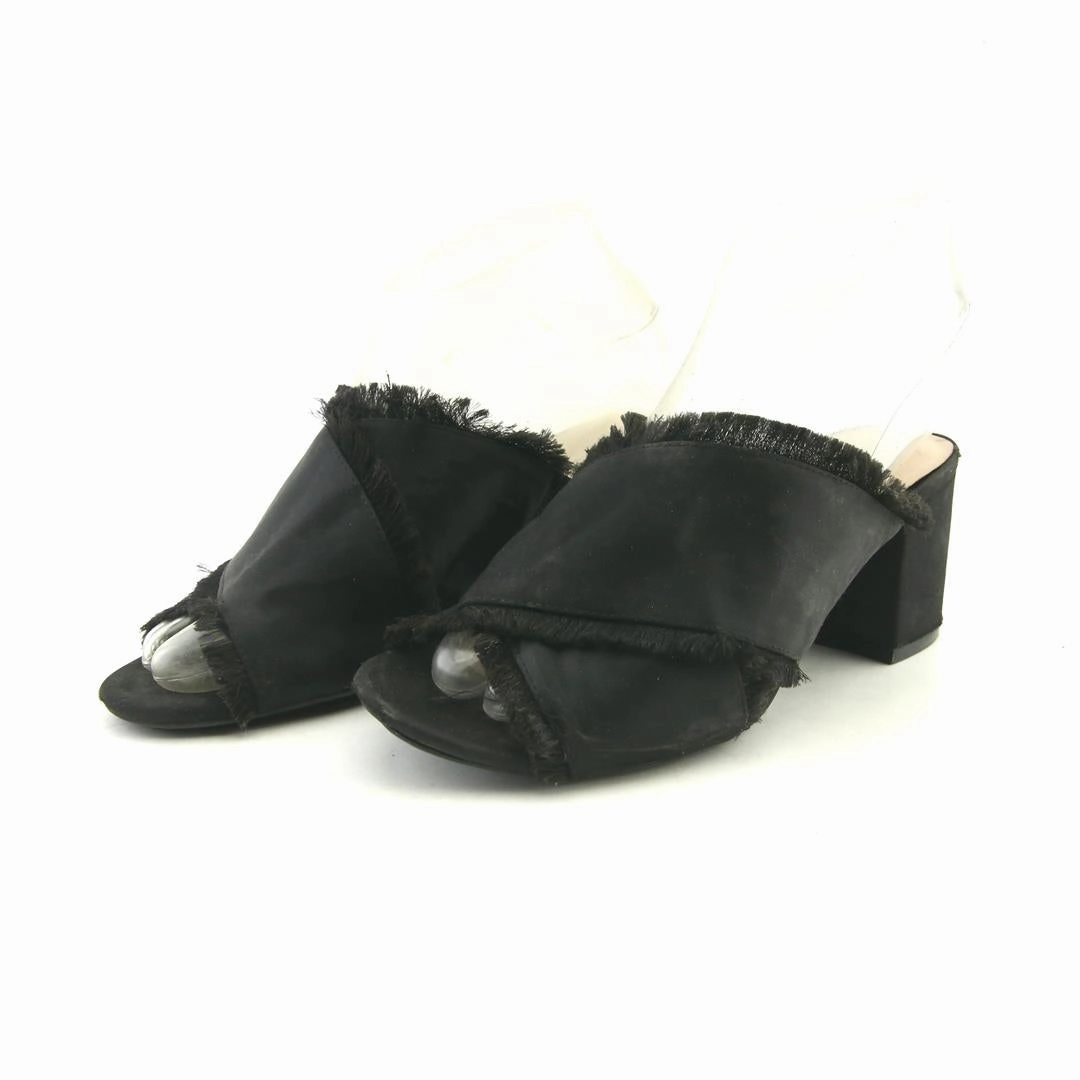 LIBBY EDELMAN . High Heels Photos