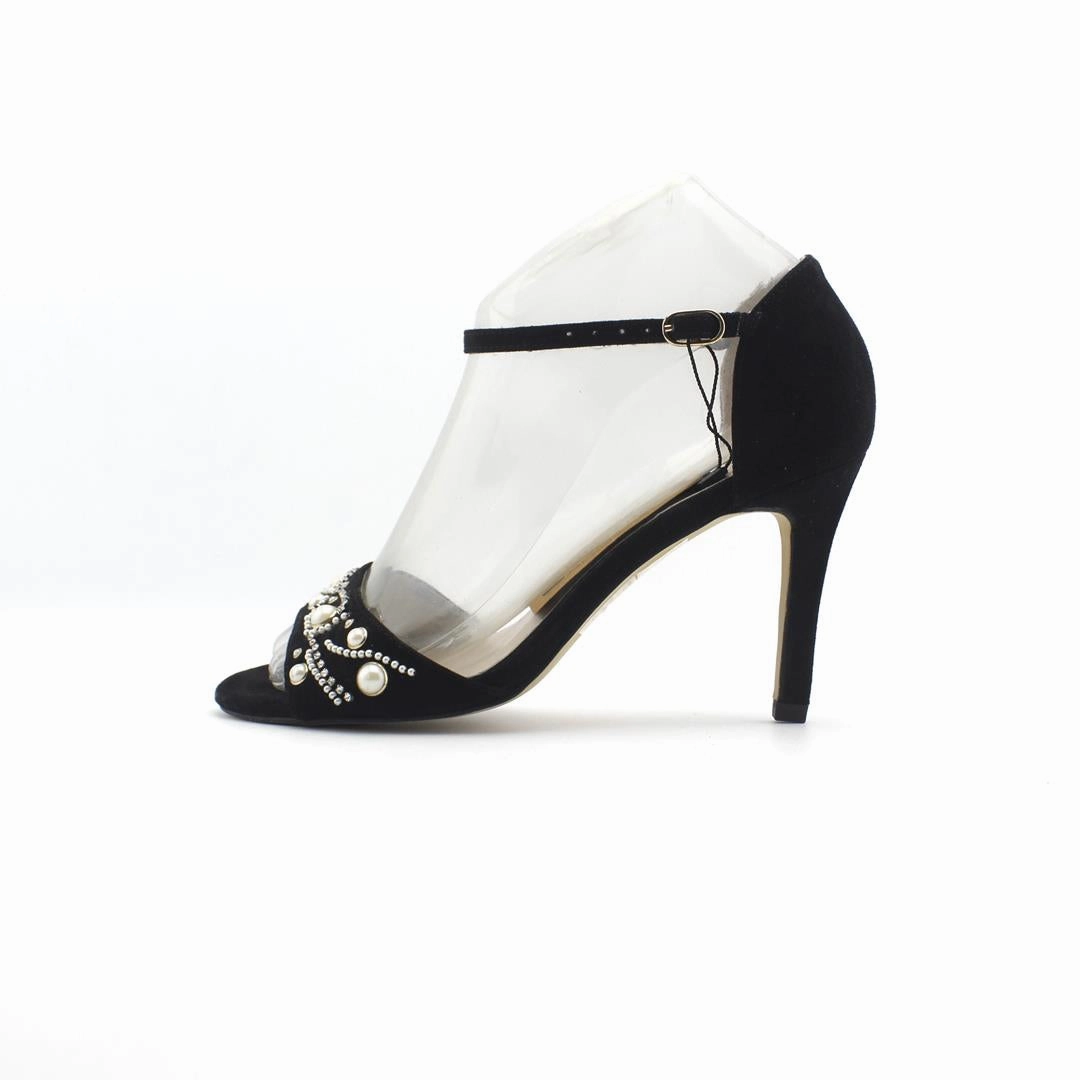 MADEMOISELLE . Trample In Heels