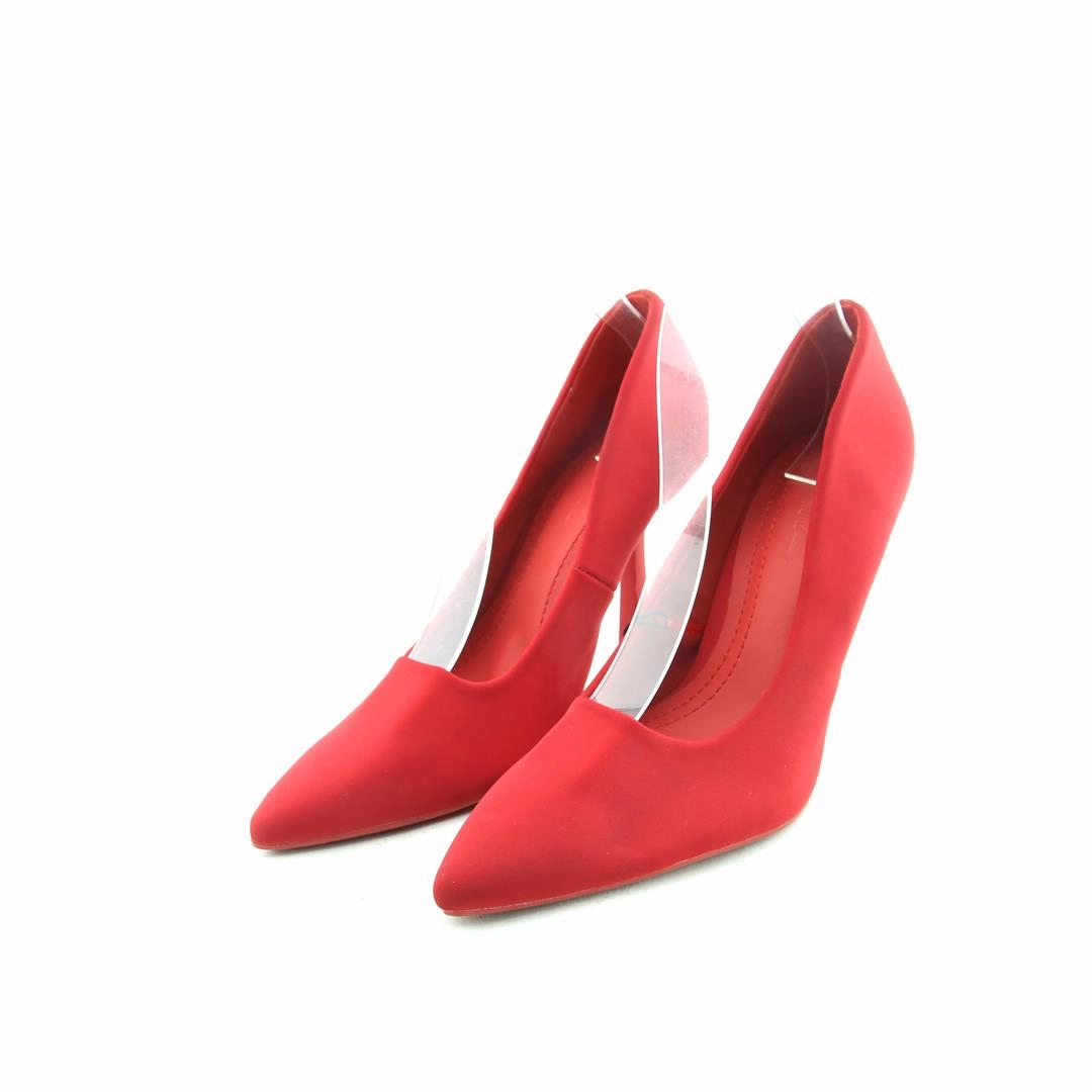 BERSHKA . High Heels Size 11