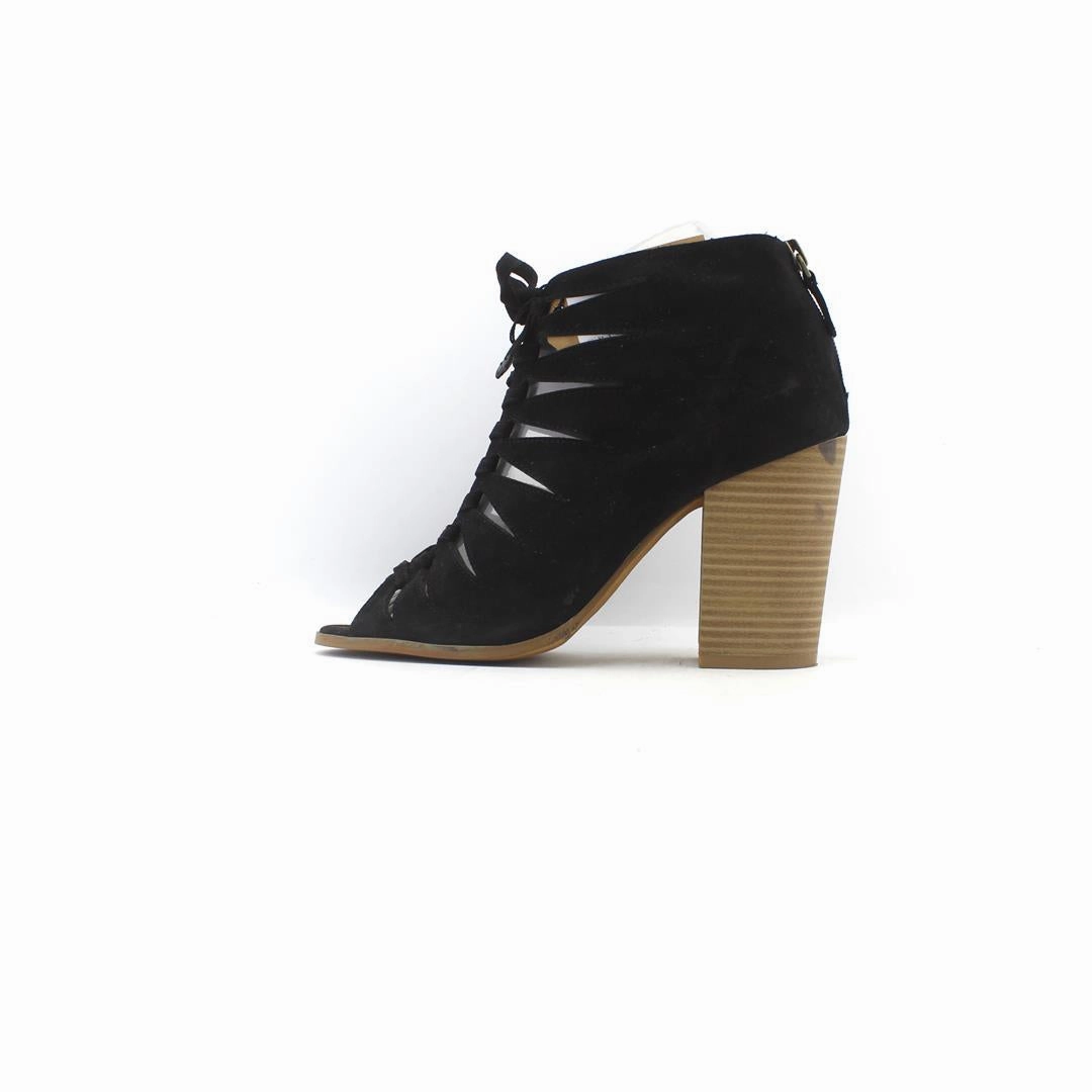 MELROSE AND MARKET . Navy Peep Toe Heels