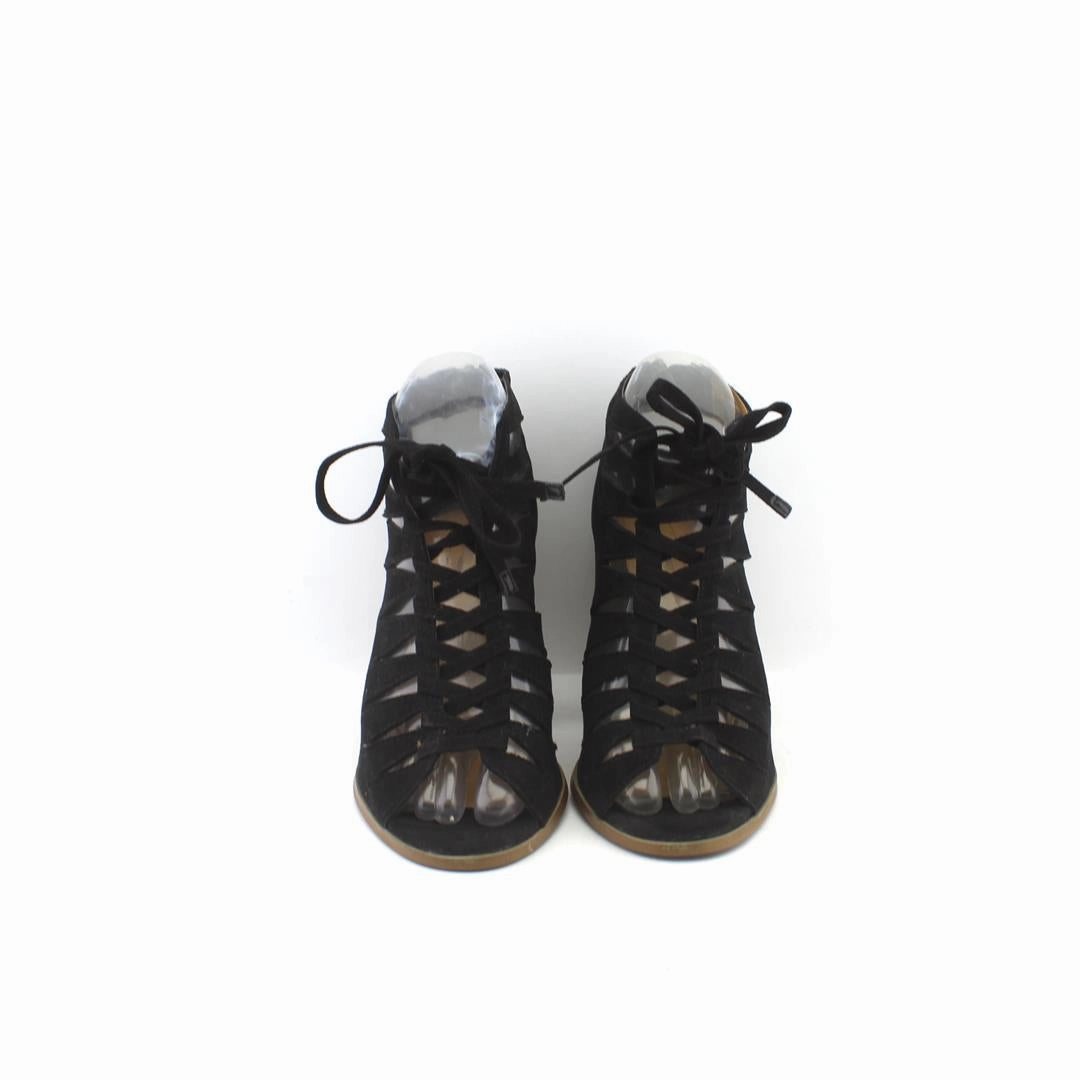 High Heels Under MELROSE AND MARKET .