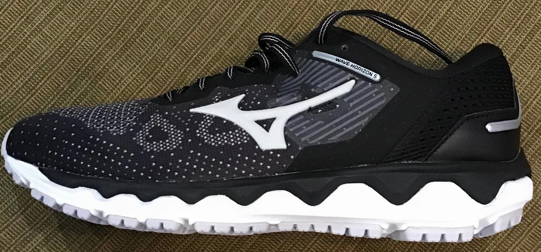 Ultraboost Light Running Shoe Mizuno Women's Horizon 5