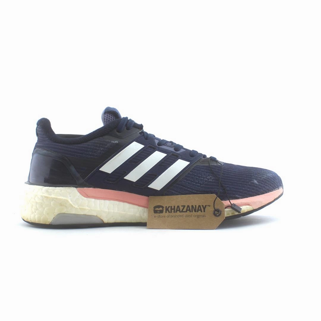 Running On Shoes ADIDAS  SUPERNOVA