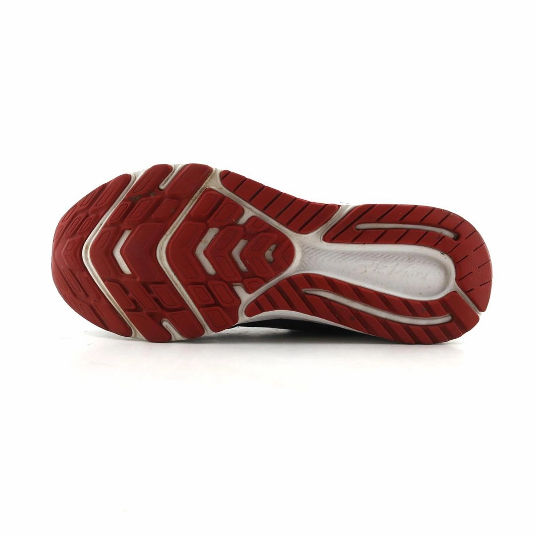 NEW BALANCE 519V2 Distressed New Balance