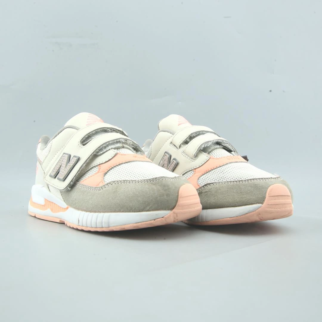 Women's Black New Balance 574 NEW BALANCE 530