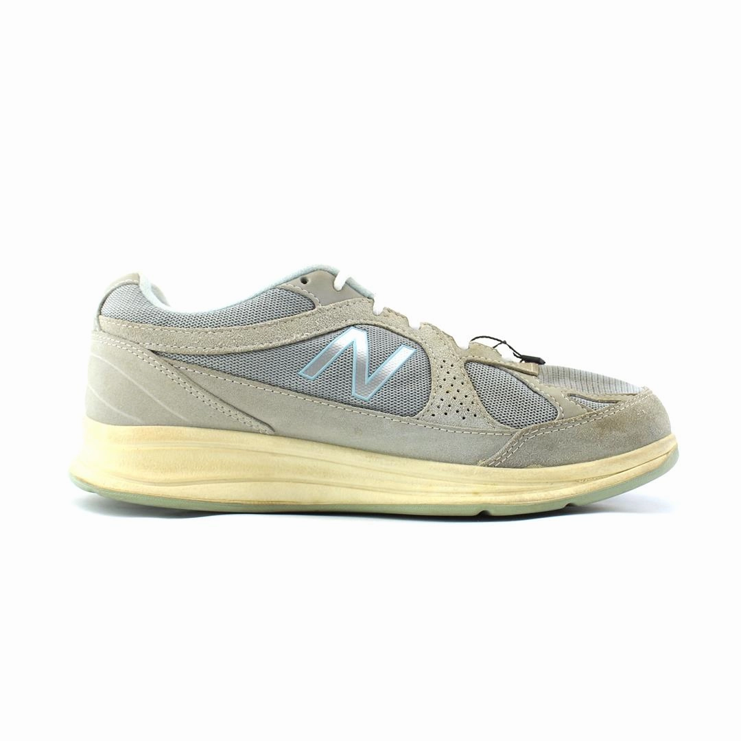 New Balance Womens 9060 NEW BALANCE 877