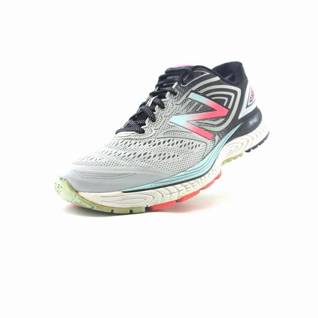 New Balance W1080w13 NEW BALANCE 880V7