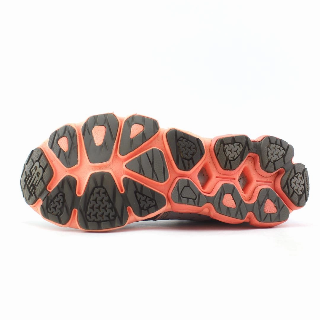 Beige Cream New Balance 9060 NEW BALANCE 890V4