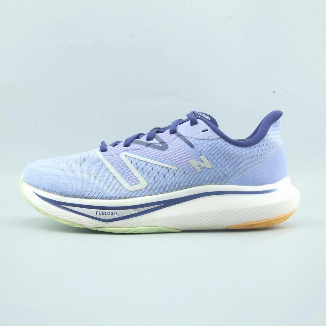 Running Shoes For Winter Running NEW BALANCE FUELCELL REBEL V3