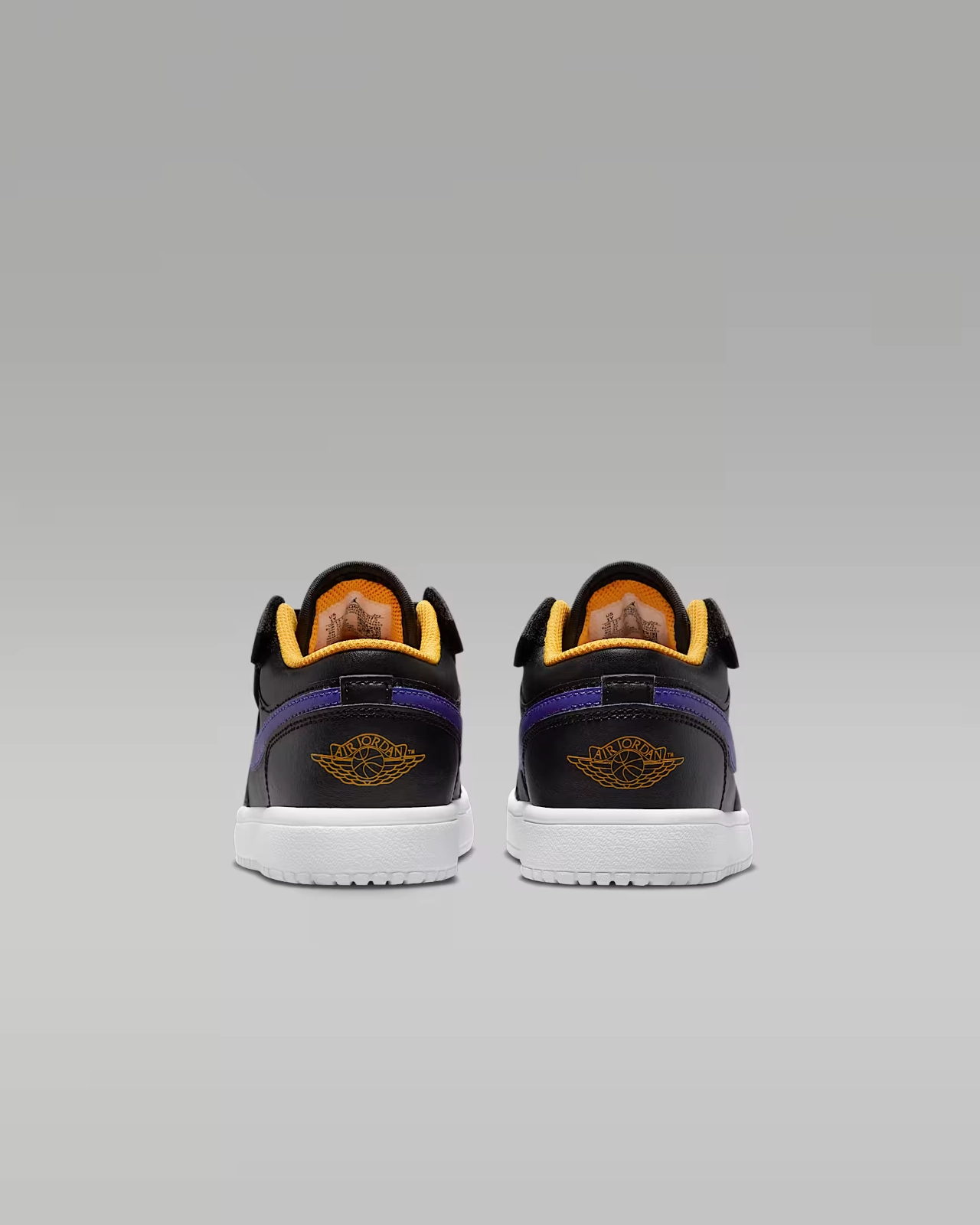 Sneakers Walmart Nike Air Jordan 1 Low Alt BQ6066-075 Sneakers Kids Black Dark Concord Shoes